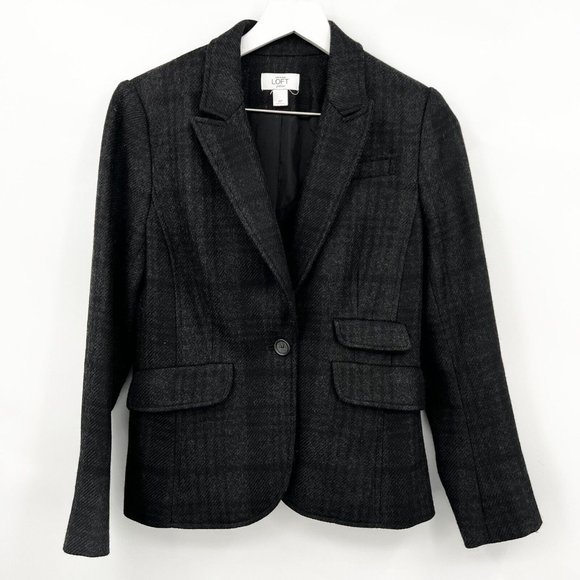 Ann Taylor Loft Wool Blend Plaid 2 Slits 2 Flap Blazer Jacket Gray Black Size 4P - Picture 1 of 7